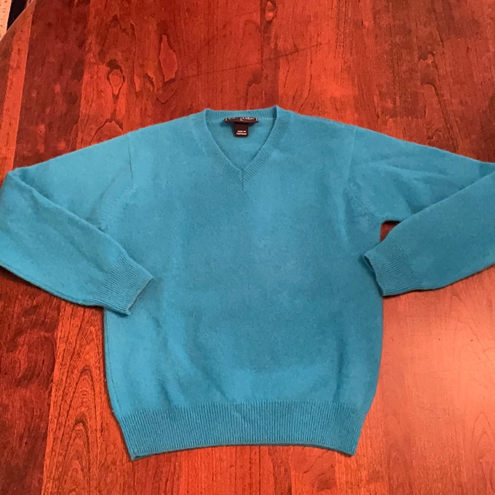 Oscar De La Renta 100% cashmere Boy Sweater